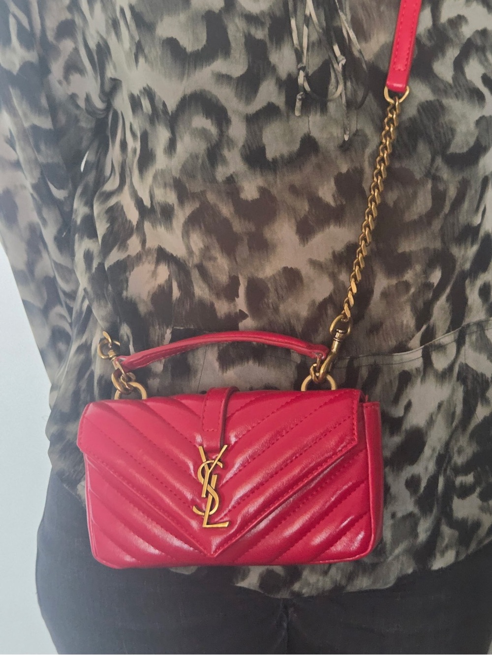 Saint Laurent Red Leather Chain Crossbody Bag - Picture 2 of 9